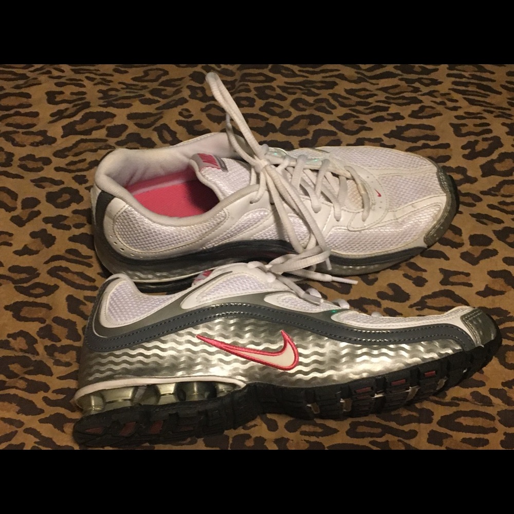 Nike Reax Women’s Tennis Shoes Size 8.5